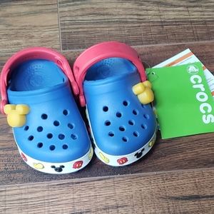 Boys Disney CROCS sandals size 4/5